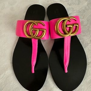 Gucci Marmont leather neon pink thong sandals size 36 EU